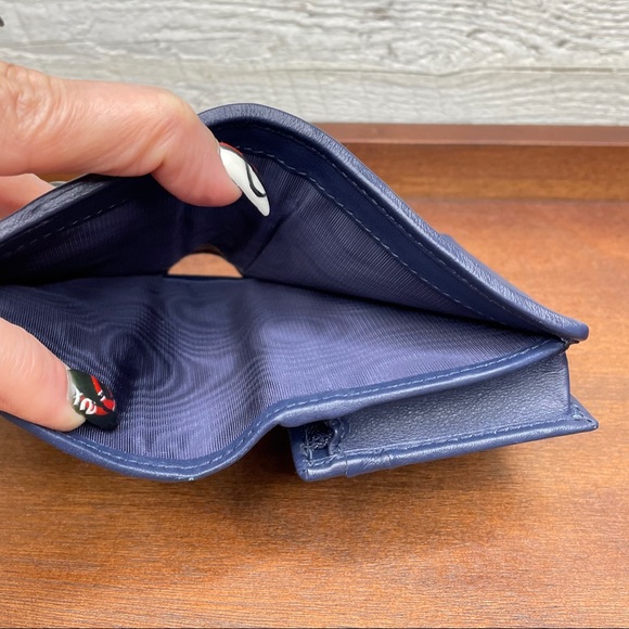 Gucci Blue Floral Quilted Bi-Fold Wallet 536353 - Picture 10 of 16